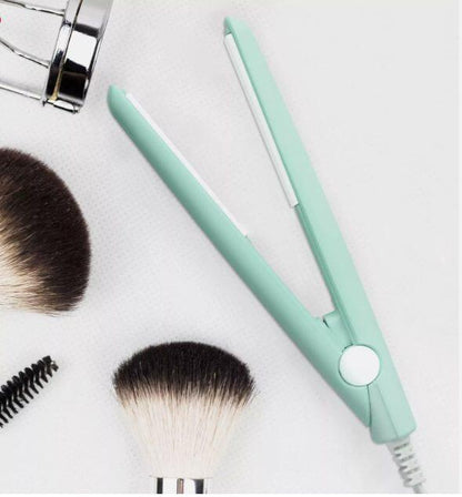 Mini Plancha de Pelo Portátil — Alisa y Moldea al Instante